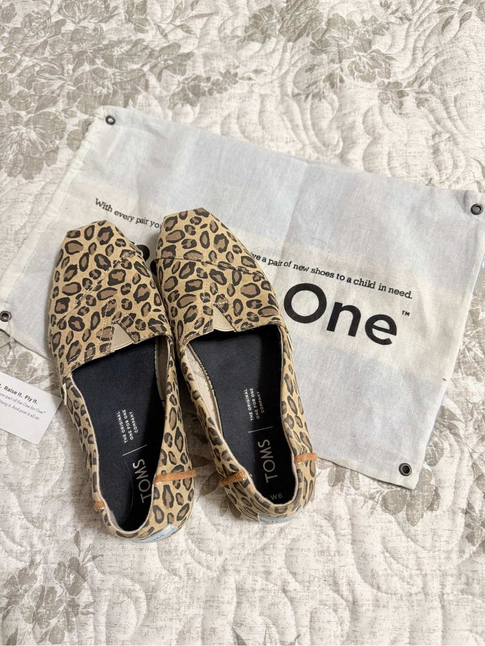 * NEW Toms Leopard Print Canvas Slip-On Shoes - Black, Brown, Tan